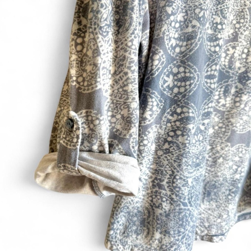 Chico’s Blue & White Mandala Print Blouse | Size 1 (Medium) | Boho Style - Picture 2 of 5